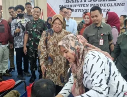 Tri Rismaharini melakukan kunjungan kerja di Kabupaten Temukan Banyak Penderita ODGJ yang Dipasung Keluarganya