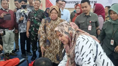 Tri Rismaharini melakukan kunjungan kerja di Kabupaten Temukan Banyak Penderita ODGJ yang Dipasung Keluarganya