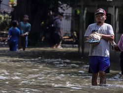 Pramono Anung Ajak Pemprov Jakarta Minta Maaf kepada Warga Terdampak Banjir