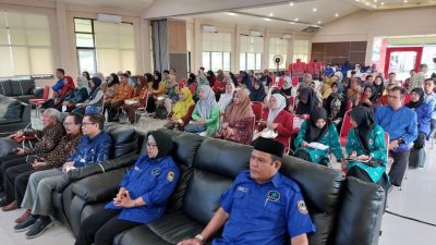 Dispersip Kalsel Bedah Buku “Cuplikan Sejarah Banjar” Karya Ahmad Barjie